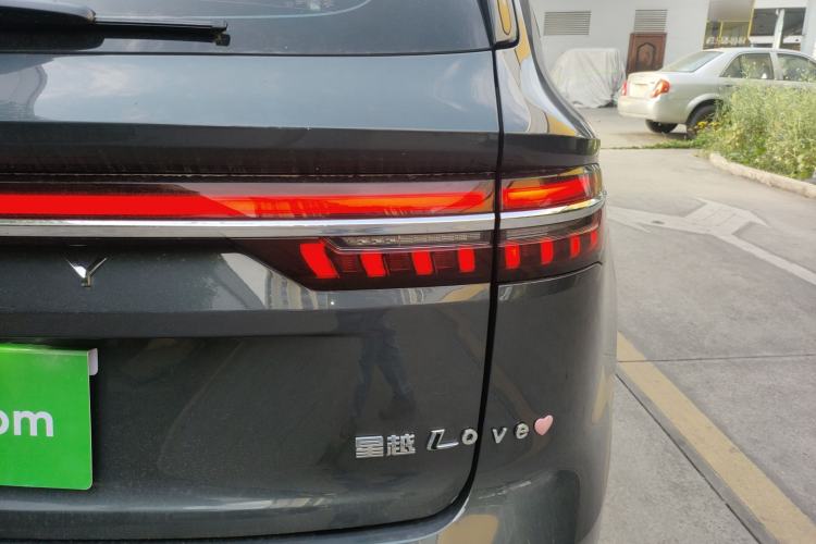 Used Geely Auto Monjaro L 2024 2.0TD High-Power Automatic Two-Wheel Drive Yunqi Version Right Rear Taillight
