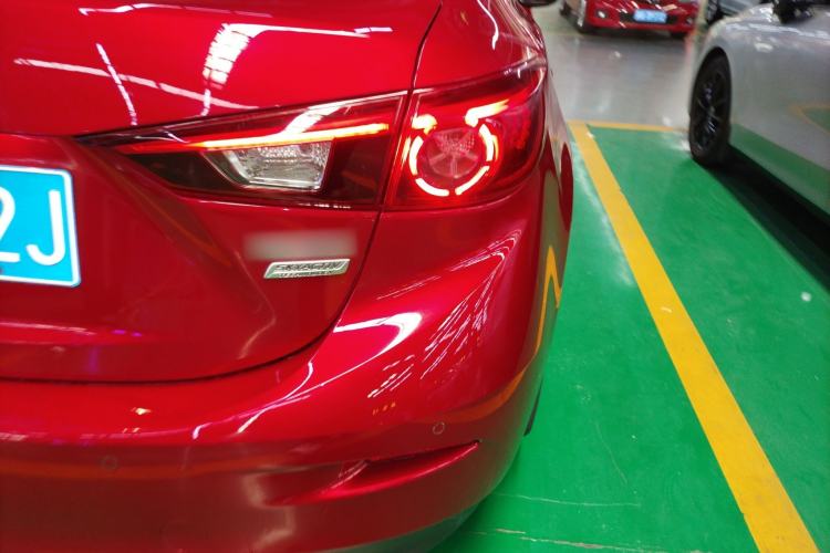 Used Mazda 3 Axela 2017 Sedan 1.5L Automatic Luxury Model Emission Standard China V Right Rear Taillight
