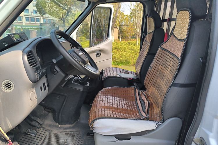 Used JMC Transit 2019 2.8T Commercial Version Long Wheelbase Mid-Roof 6-Seater Rear Single Tire China VI Emission Standard – JX493
