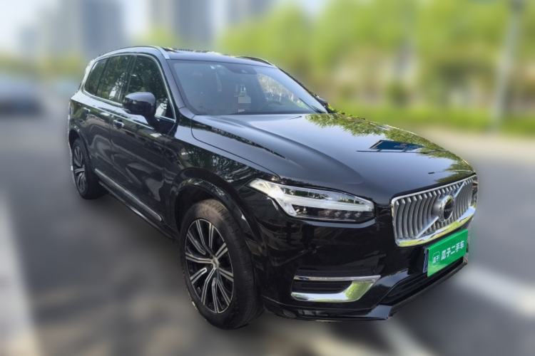 Used Volvo XC90 2021 B5 SmartDrive Luxury Edition 7 Seats Front Right 45 Deg