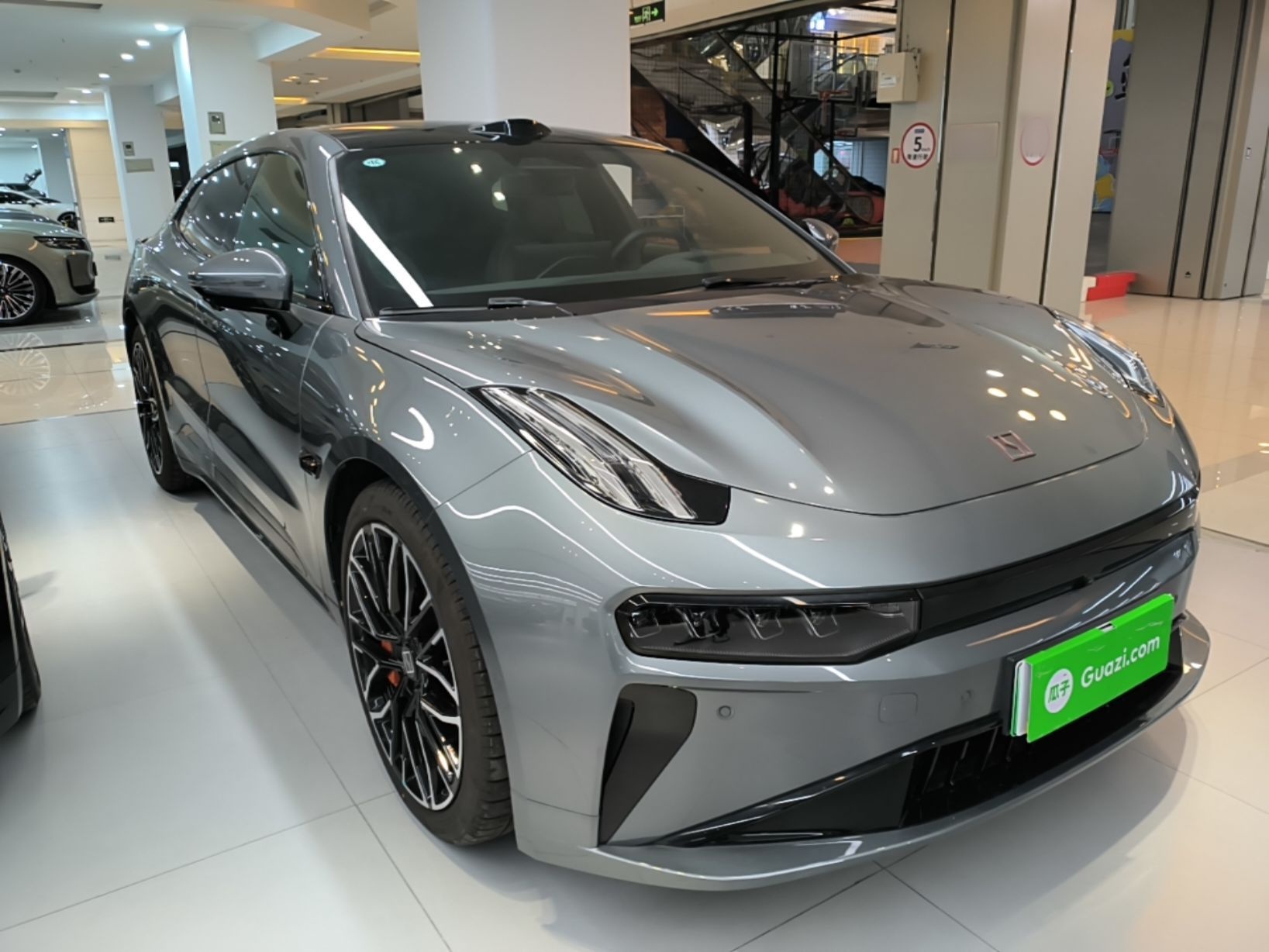 Zeekr 001 2025 YOU Edition 100 kWh All-Wheel Drive — снимка 3