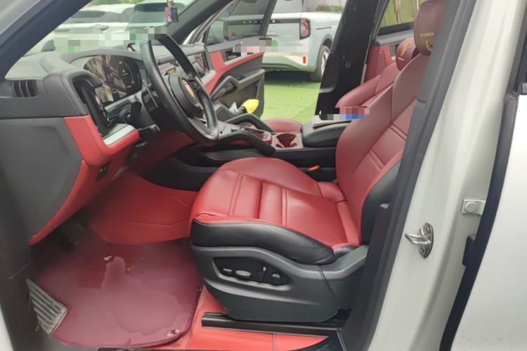 Used Porsche Cayenne E-Hybrid 2024 Cayenne E-Hybrid 2.0T Left Front Seat