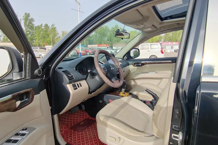 Used Mitsubishi Pajero Sport 2013 3.0L Automatic Two-Wheel Drive Luxury Edition