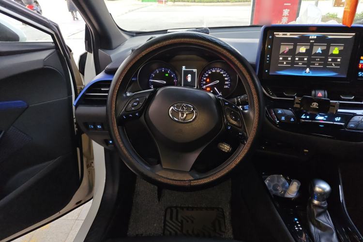 Used Toyota C-HR 2018 2.0L Leading with Sunroof China V Standard