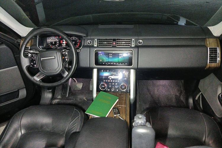 Used Land Rover Range 2018 3.0 SC V6 Grand Edition Center Console