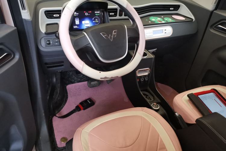 Used Wuling Hongguang MINIEV 2022 Macaron Premium Model – Lithium Iron Phosphate Center Console