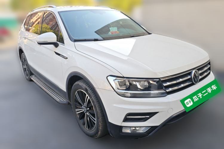 Used Volkswagen Tiguan L 2021 330TSI Automatic Two-Wheel Drive Smart Edition Front Right 45 Deg