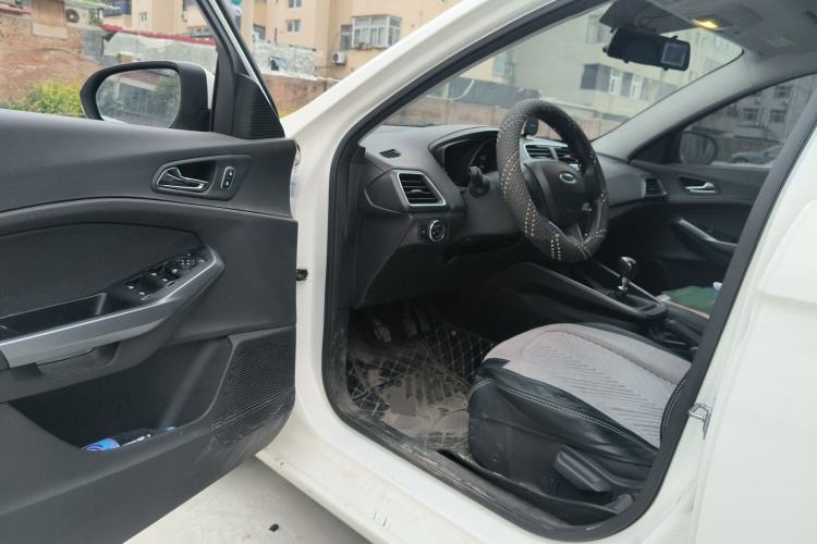 Used Ford Escort 2019 Revised Version 1.5L Manual "Quality Enjoyment" Trim (Tire Pressure Monitoring) China VI Standard Driver Seat