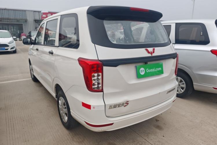 Used Wuling Hongguang 2019 1.5L S Basic Version China VI Standard LAR

