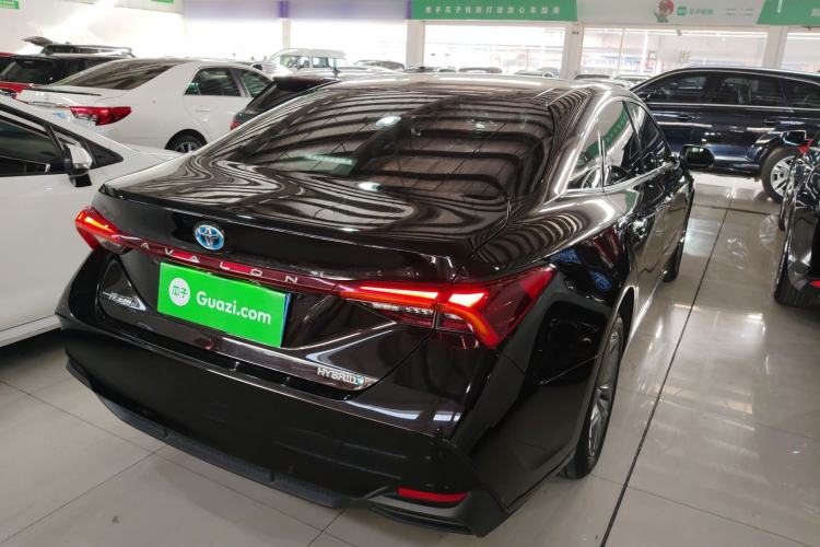 Used Toyota Avalon 2019 Dual-Engine 2.5L Luxury Edition China VI Standard
