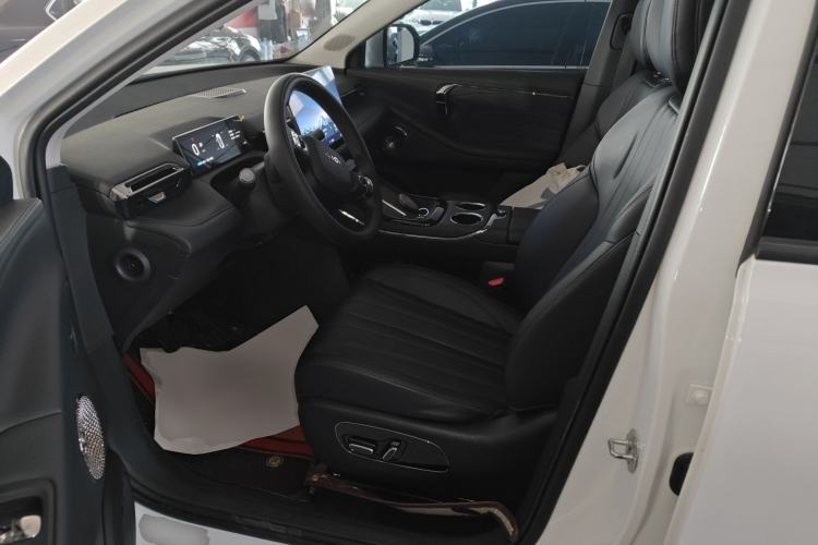 Used AION V 2024 Aion Tyrannosaurus 650 Smart Luxury Edition
