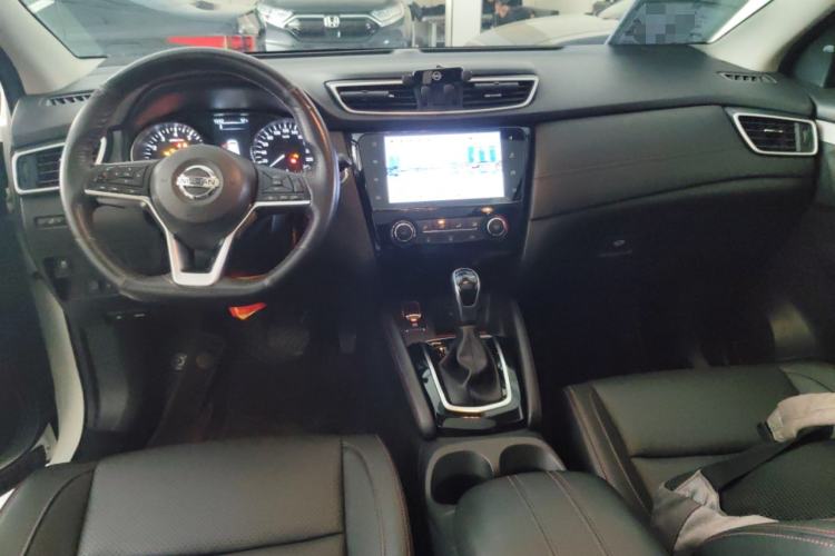 Used Nissan Qashqai 2021 2.0L CVT Luxury Edition Center Console