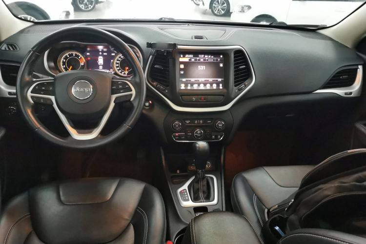 Used Jeep Cherokee 2020 2.0L Two-Wheel Drive Classic Sports Edition