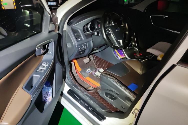 Used Volvo XC60 2015 T5 AWD Zhiyuan Edition
