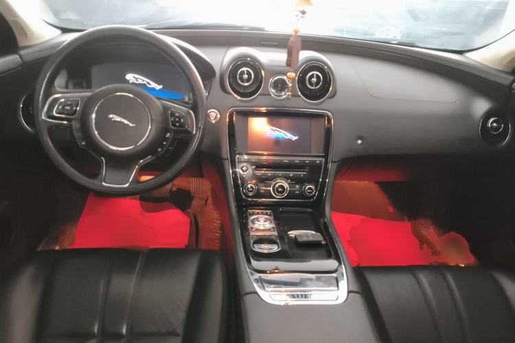 Used Jaguar XJ 2014 XJL 2.0T Two-Wheel-Drive Elegant Business Edition
