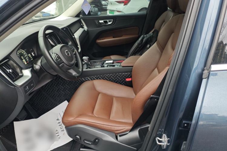 Used Volvo XC60 2019 T5 4x4 Smart Edition China VI Standard