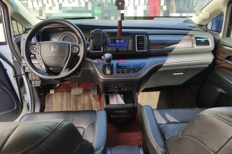 Used Honda Elysion 2016 2.4L Style Edition Center Console