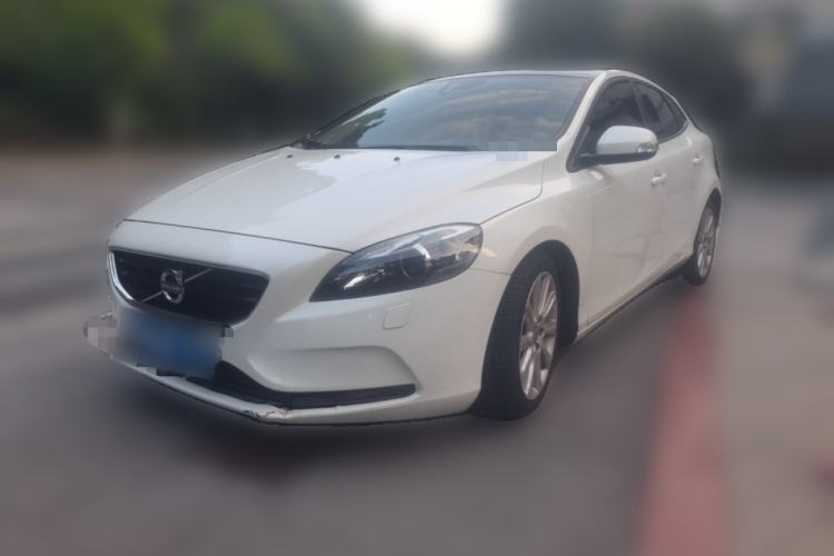 Used Volvo V40 2015 1.6T Zhiyi Edition