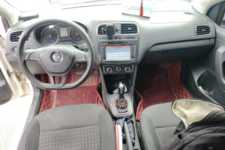 Used Volkswagen Polo 2014 1.4L Automatic Comfort Edition Center Console