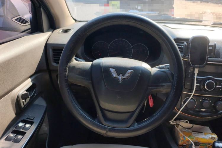 Used Wuling Hongguang 2014 1.2L Standard Model China IV
