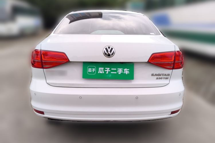 Used Volkswagen Sagitar 2015 230TSI Automatic Luxury Model
