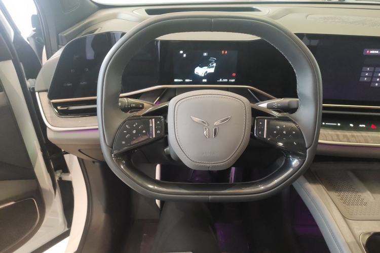 Used Hongqi Tiangong 08 2025 680 Ultra Four-Wheel-Drive Version Steering Wheel