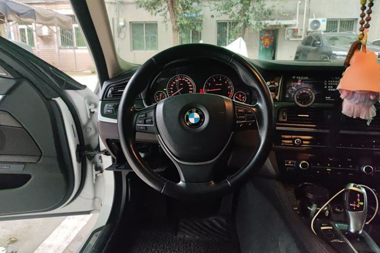 Used BMW 5 Series 2014 525Li Luxury Design Package
