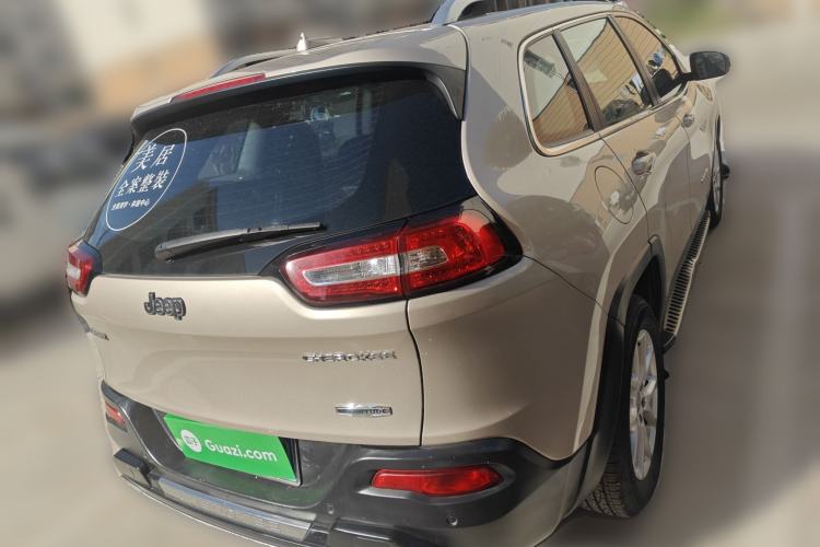 Used Jeep Cherokee 2016 2.4L Leading Edition
