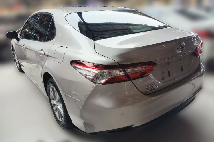 Used Toyota Camry 2018 2.0E Leading Edition
