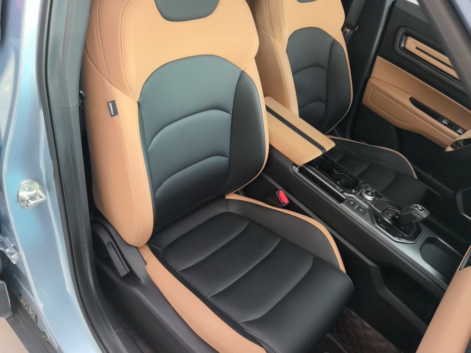 Geely Auto icon 2023 1.5TD Chocolate Smoothie Edition — снимка 19