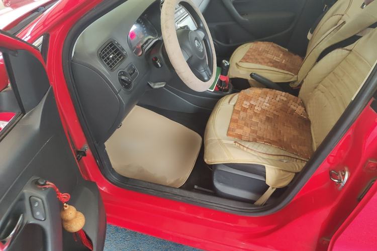 Used Volkswagen Polo 2013 1.4L Manual Fashion Edition Driver Seat