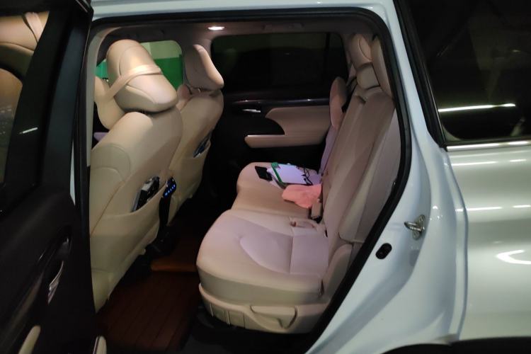 Used Toyota Highlander 2022 Dual-Engine 2.5L Four-Wheel Drive Supreme Edition 7-Seater Left Rear Seat