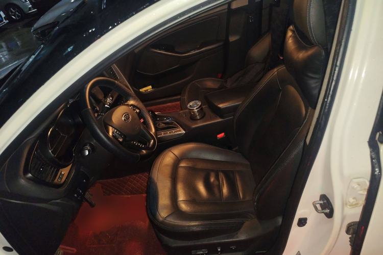 Used Kia K5 2011 2.0L Automatic GLS
