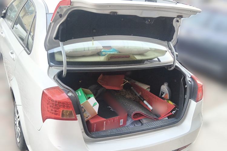 Used Buick Excelle 2011 1.6LX-AT Trunk