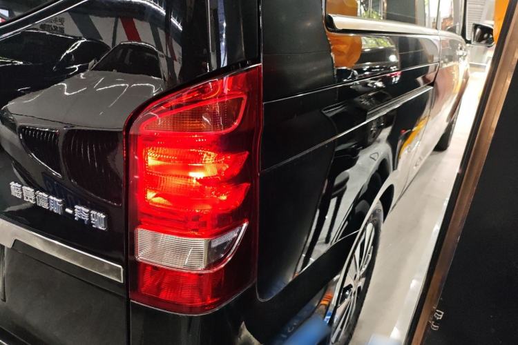 Used Mercedes-Benz Vito 2021 2.0T Elite Version 7 Seats