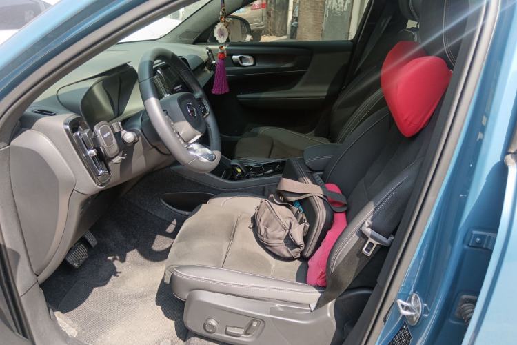 Used Volvo C40 2022 Long-Range Version
