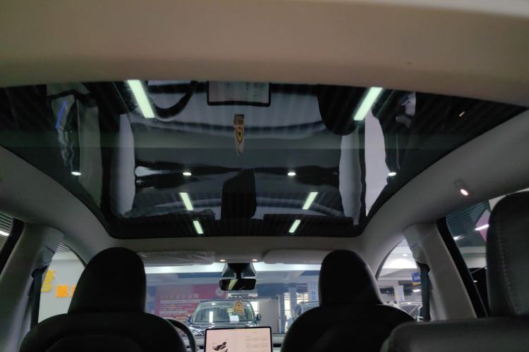 Used Tesla Model Y 2023 Rear-Wheel-Drive Version Headliner