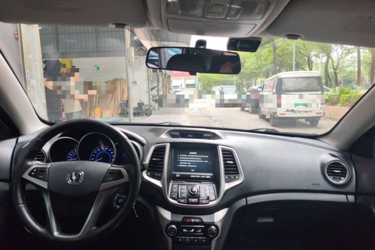 Used CHANGAN Eado 2015 1.6L Automatic Junku Model China V Standard Center Console