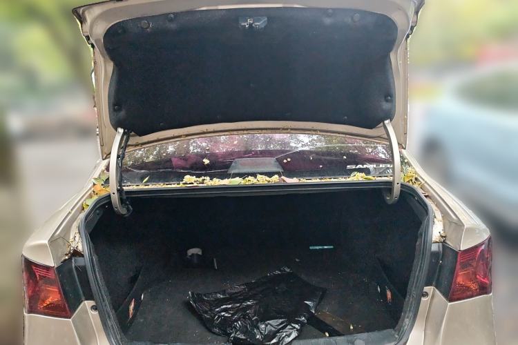 Used Roewe 350 2015 1.5L Manual Luxury Sunroof Edition