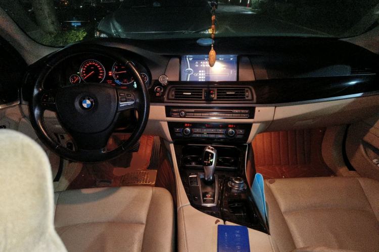 Used BMW 5 Series 2013 525Li Leading Model
