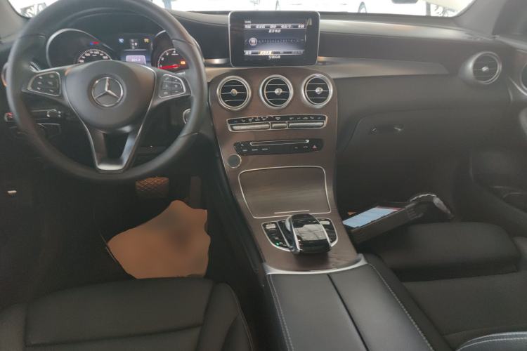 Used Mercedes-Benz GLC 2016 GLC 300 4MATIC Dynamic Model
