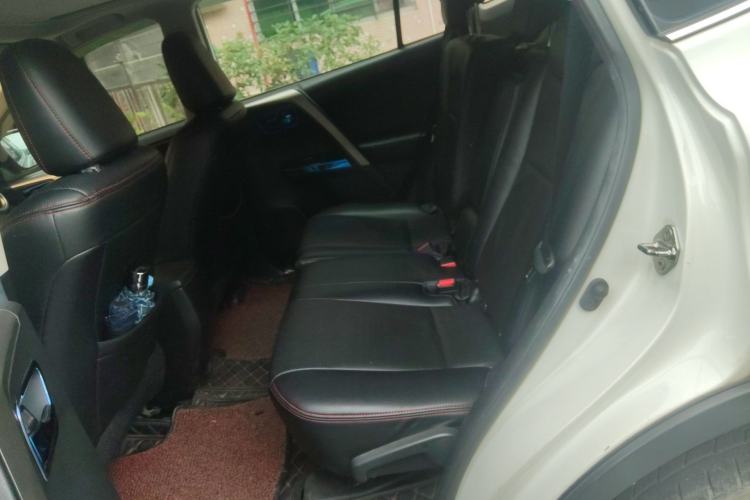 Used Toyota RAV4 2015 2.0L CVT Two-Wheel Drive Fashion Edition
