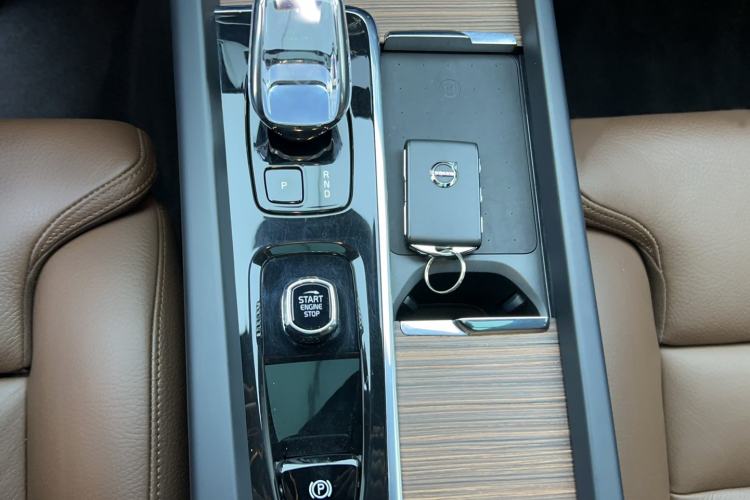 Used Volvo XC60 2023 B5 4x4 Smart Luxury Edition