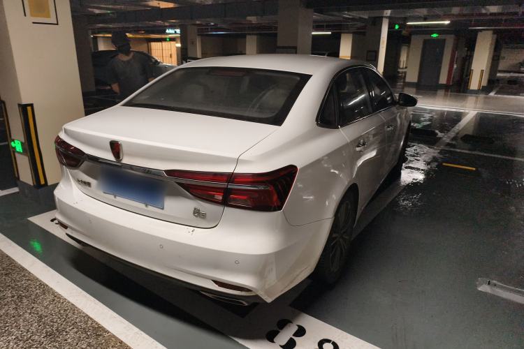 Used Roewe i6 2020 PLUS 1.6L CVT 4G Connected Glory Holographic Edition
