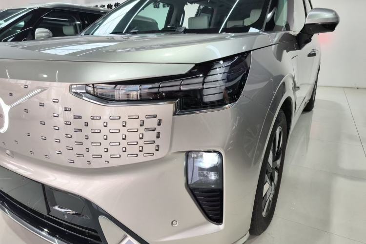 Used Volvo EM90 2025 Ultra Six-Seater