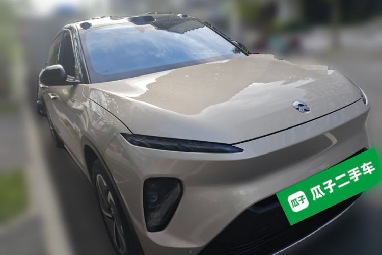 Used Nio ES8 2024 75 kWh Front Right 45 Deg