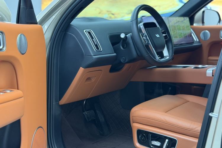 Used Li Auto L8 2023 Pro Model Interior 9