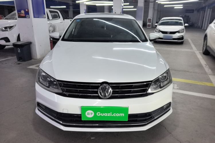 Used Volkswagen Sagitar 2015 230TSI Manual Comfort Version
