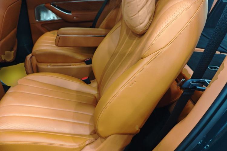 Used Hima AITO M8 2025 Extended-Range Ultra Version 53.4 kWh 6-Seater Edition
