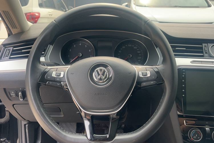 Used Volkswagen Magotan 2018 330TSI DSG Advanced Model
